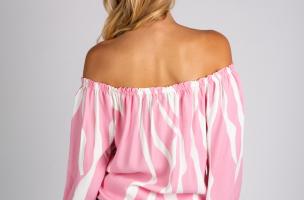 Ohlapna bluza z odkritimi rameni in zavezovanjem v pentljo Inessa, belo-roza