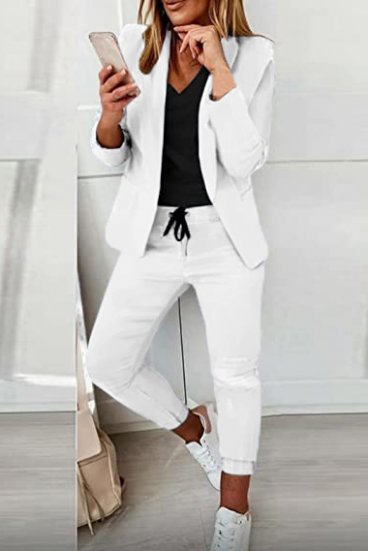 Eleganten enobarvni hlačni kostim Estrena, bela