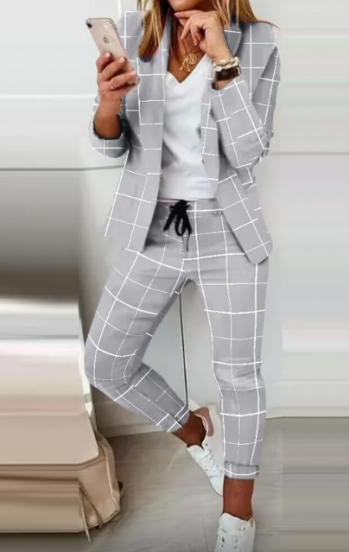 Eleganten hlačni kostim s karo vzorcem Estrena, svetlo siva - karo