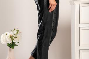 Elegantne hlače iz umetnega usnja Vinyola, črne