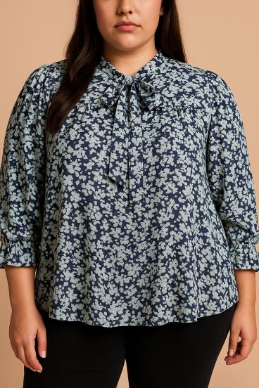 Plus size bluza s cvetličnim potiskom, modra