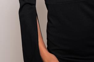Elegatna mini obleka z asimetričnim vratnim izrezom Mamola, črna