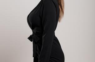 Elegantna mini obleka s širokim pasom Rubya, črna