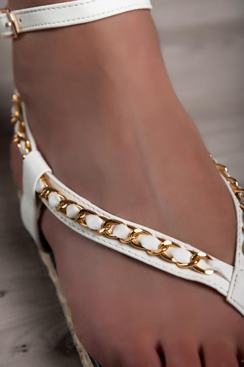 Nizki sandali z okrasno verigo, beli